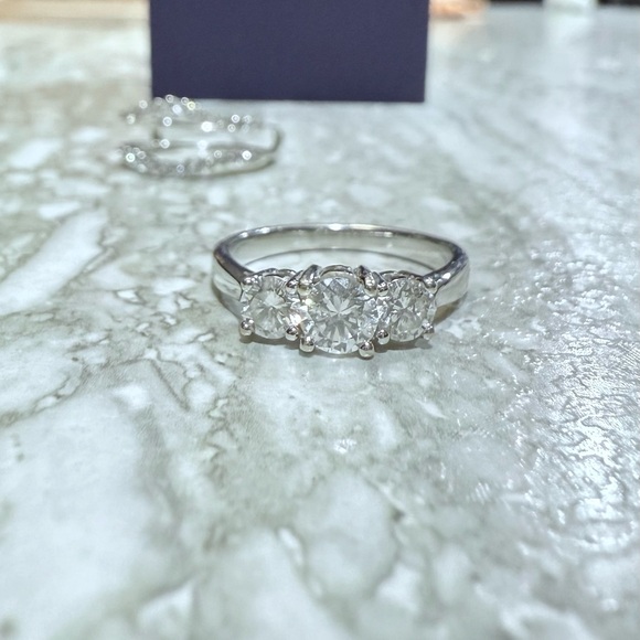 ✨ 1.50 CTTW Diamond Ring & Enhancer Set | 14KT White Gold | Size 7 ✨ - Picture 9 of 9